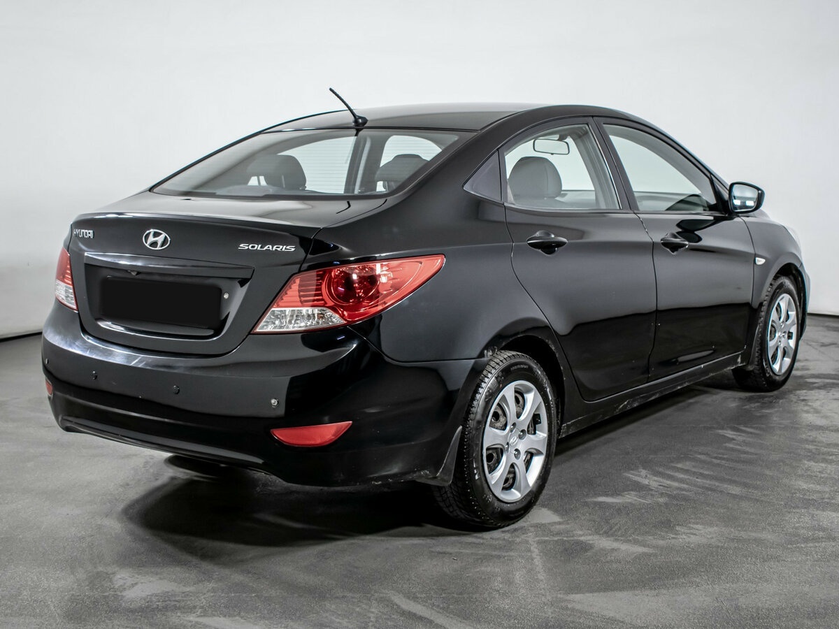 Hyundai Solaris с пробегом — 2011 год. Фото: #4