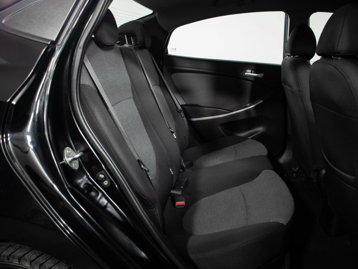 Hyundai Solaris с пробегом — 2011 год. Фото: #8