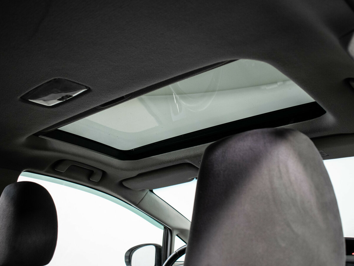 Toyota Prius с пробегом — 2009 год. Фото: #9