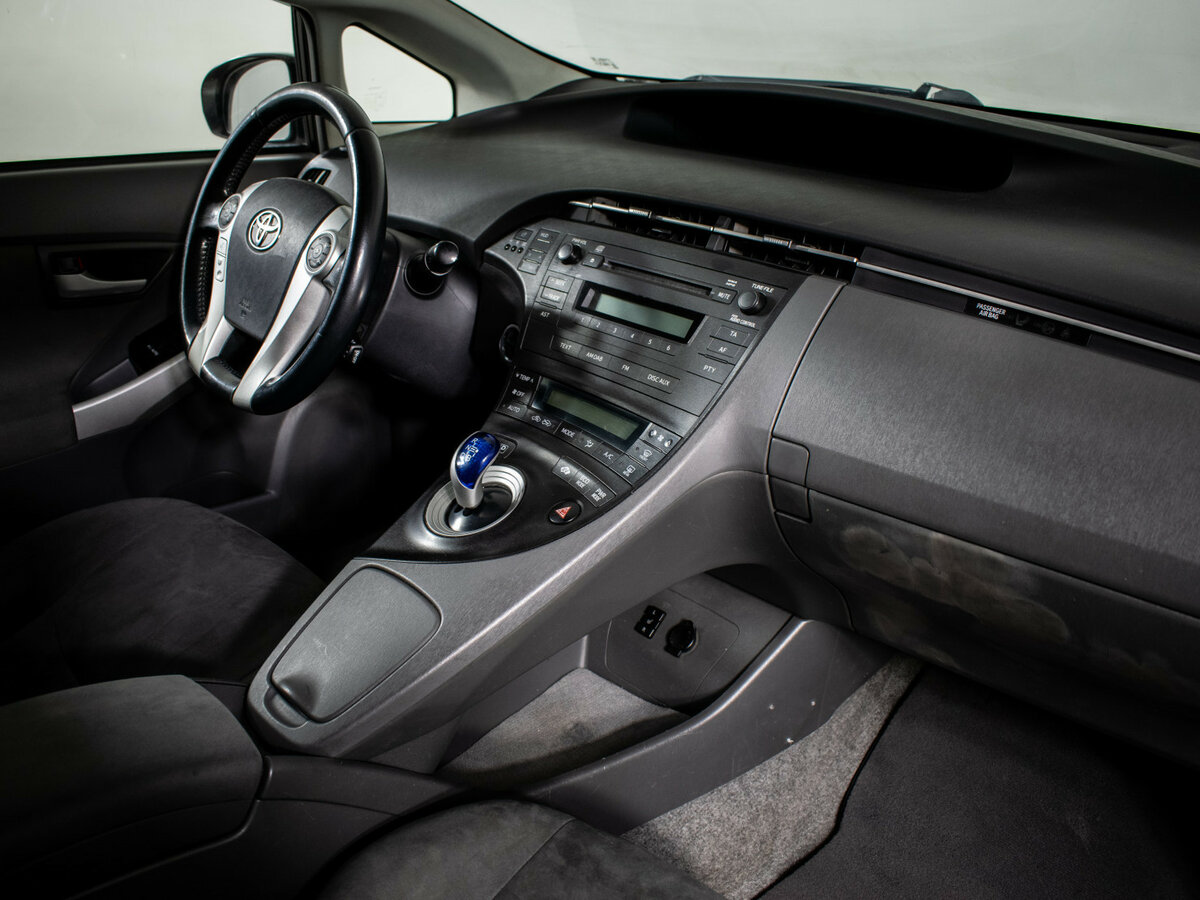 Toyota Prius с пробегом — 2009 год. Фото: #10