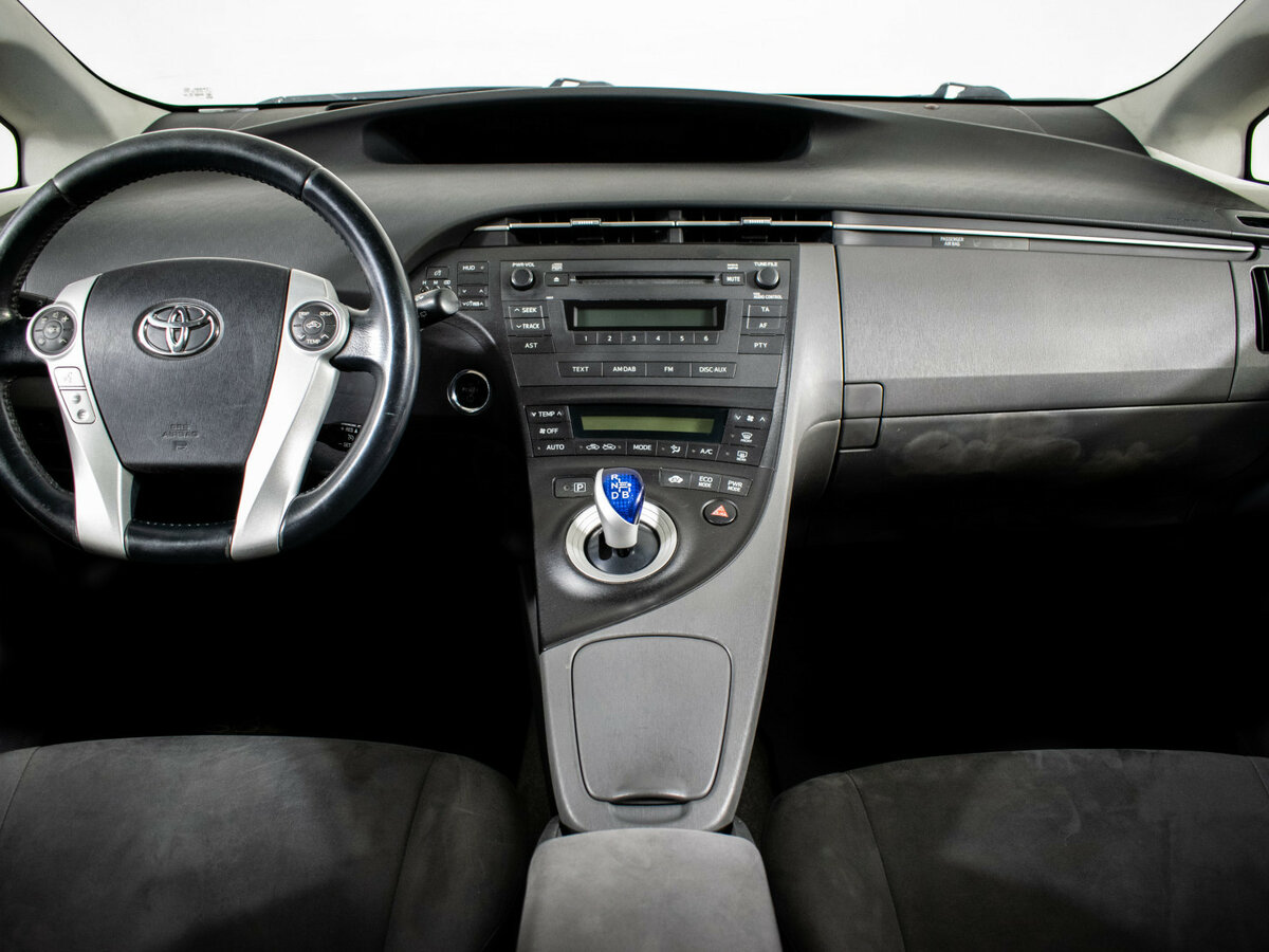 Toyota Prius с пробегом — 2009 год. Фото: #11