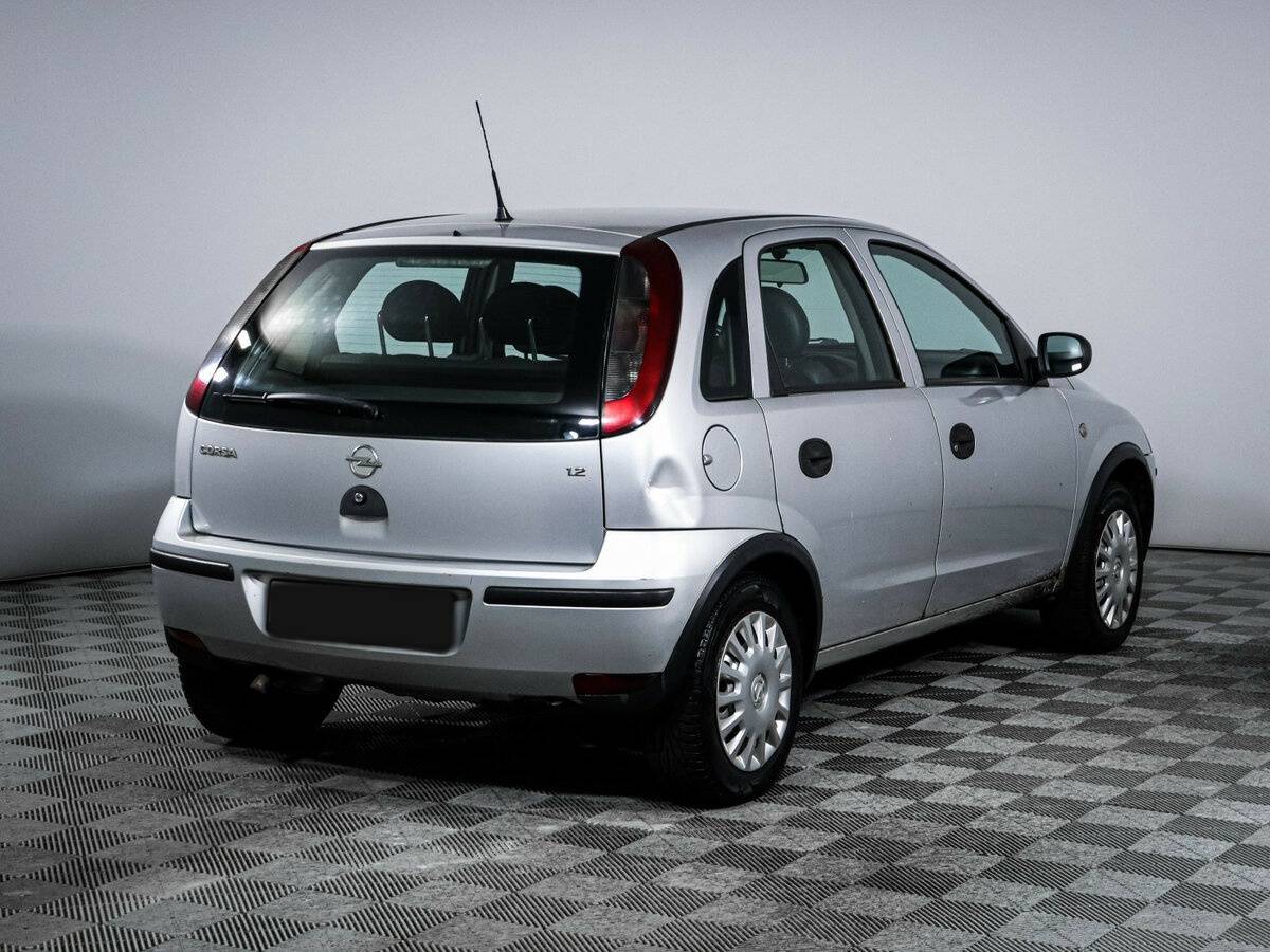 Opel Corsa с пробегом — 2004 год. Фото: #3
