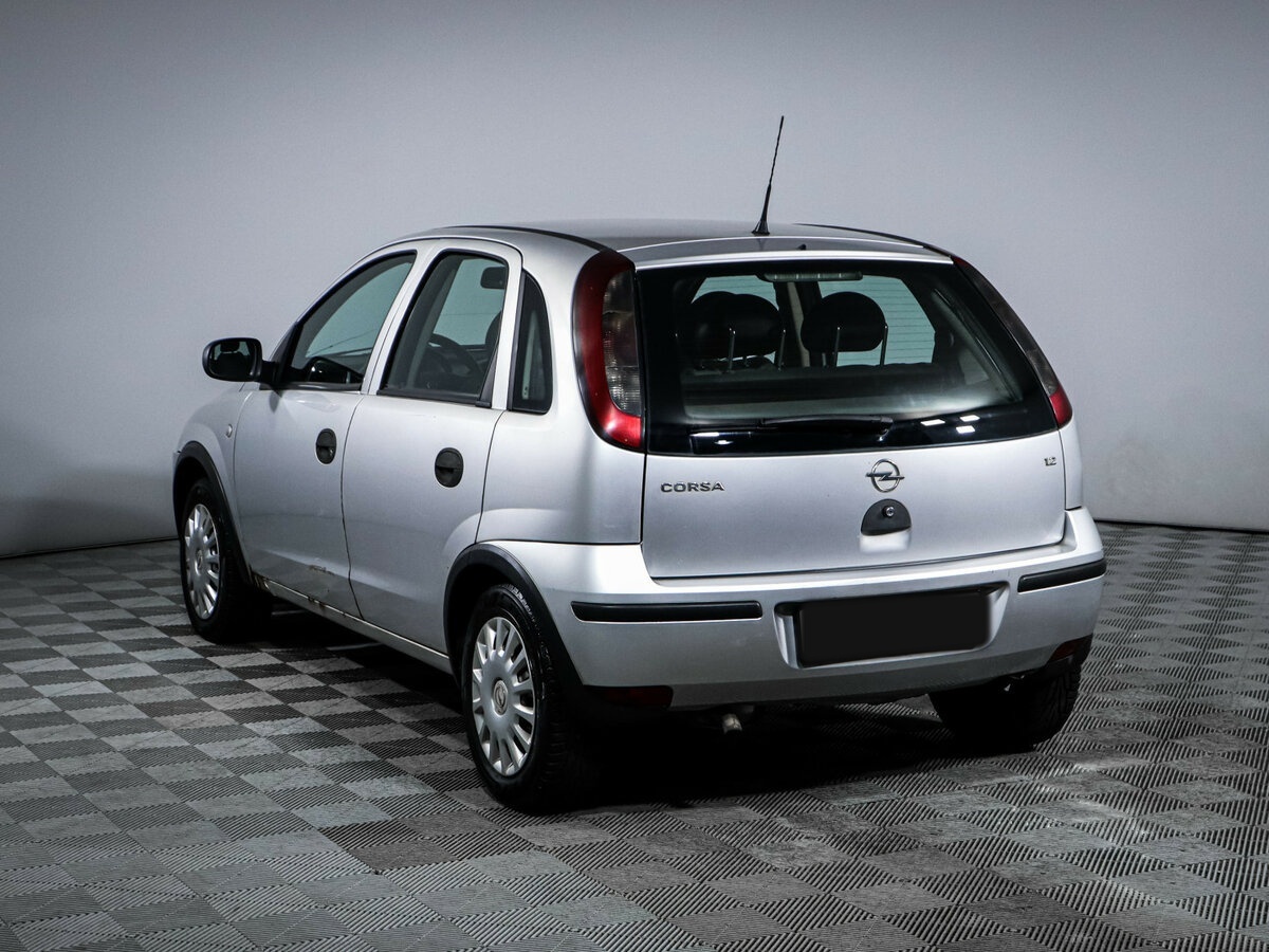 Opel Corsa с пробегом — 2004 год. Фото: #5