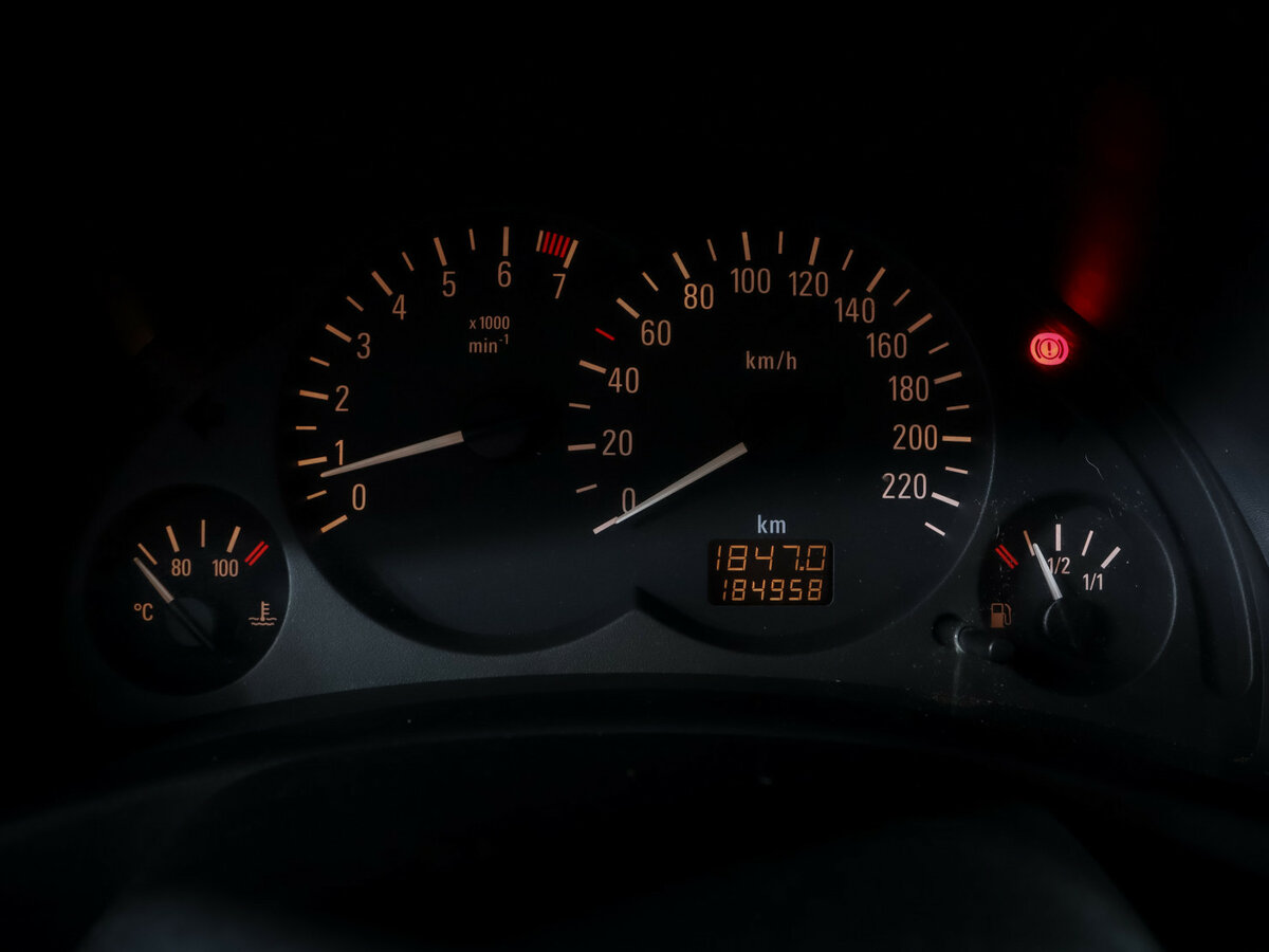 Opel Corsa с пробегом — 2004 год. Фото: #8