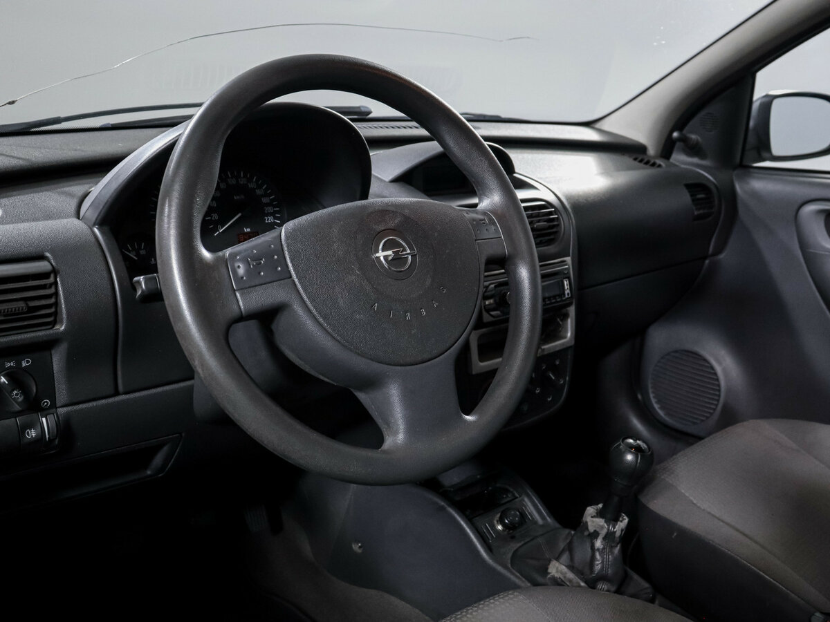 Opel Corsa с пробегом — 2004 год. Фото: #10