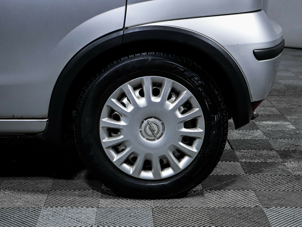Opel Corsa с пробегом — 2004 год. Фото: #11