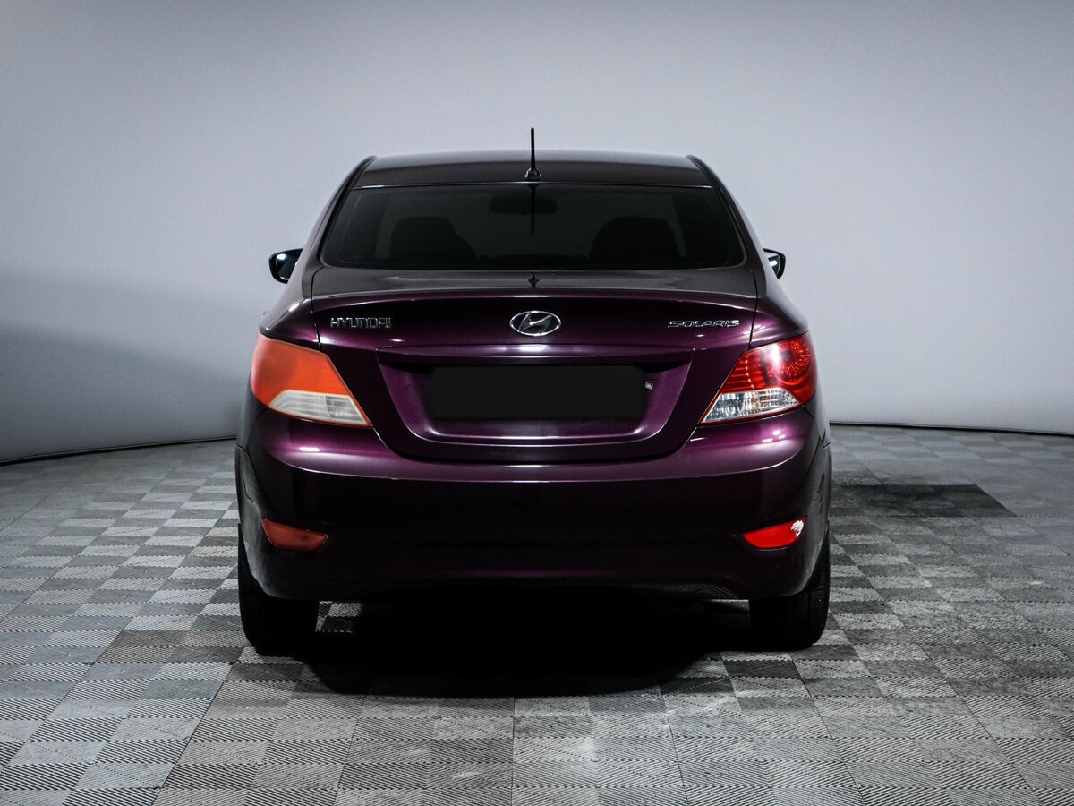 Hyundai Solaris с пробегом — 2013 год. Фото: #4