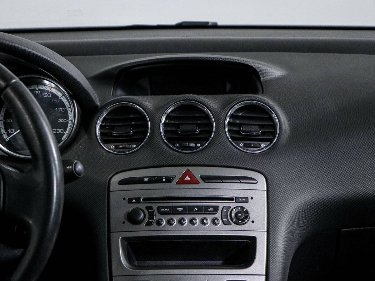 Peugeot 408 с пробегом — 2012 год. Фото: #11