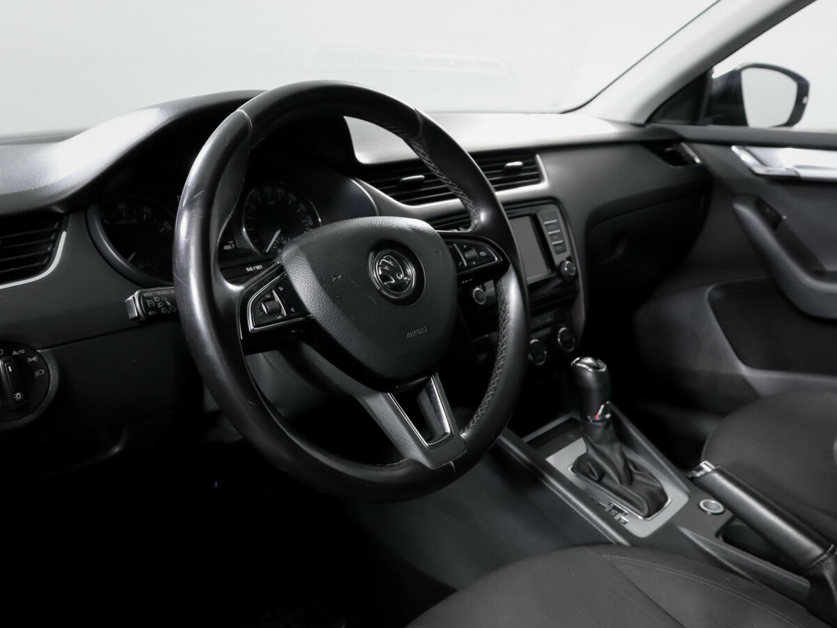 Skoda Octavia с пробегом — 2015 год. Фото: #11