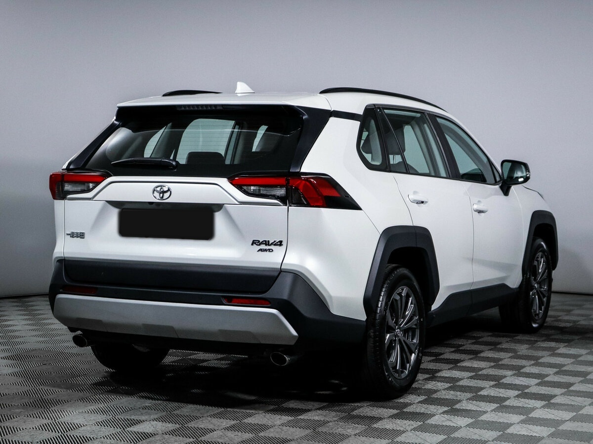 Toyota RAV4 с пробегом — 2025 год. Фото: #4