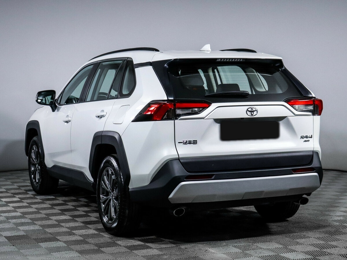 Toyota RAV4 с пробегом — 2025 год. Фото: #6