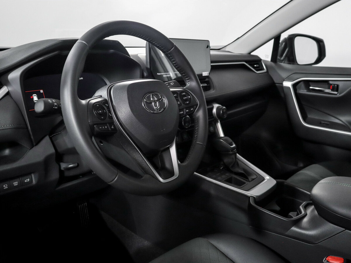 Toyota RAV4 с пробегом — 2025 год. Фото: #13