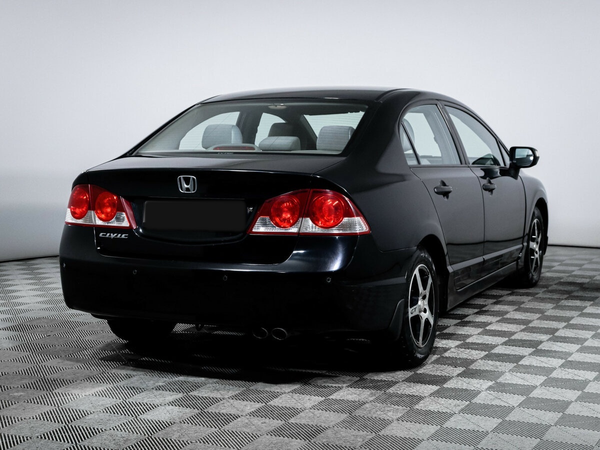Honda Civic с пробегом — 2007 год. Фото: #4