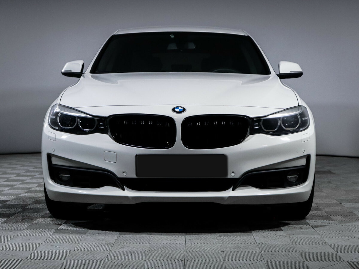 BMW 3 серии с пробегом — 2018 год. Фото: #1