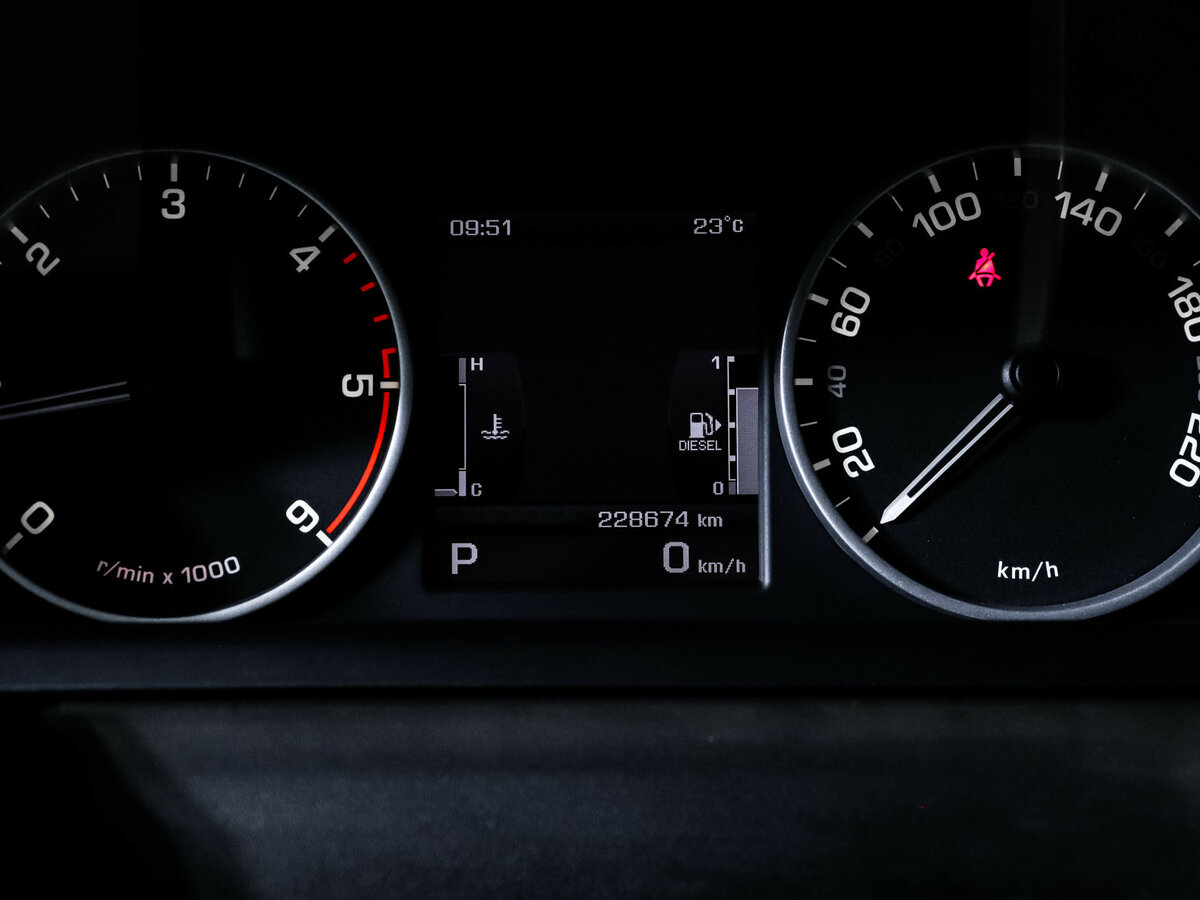 Land Rover Discovery с пробегом — 2011 год. Фото: #10