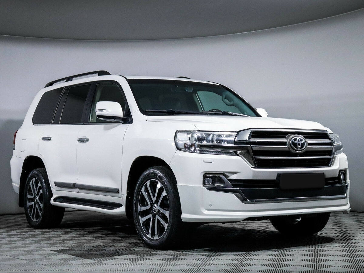 Toyota Land Cruiser с пробегом — 2015 год. Фото: #2
