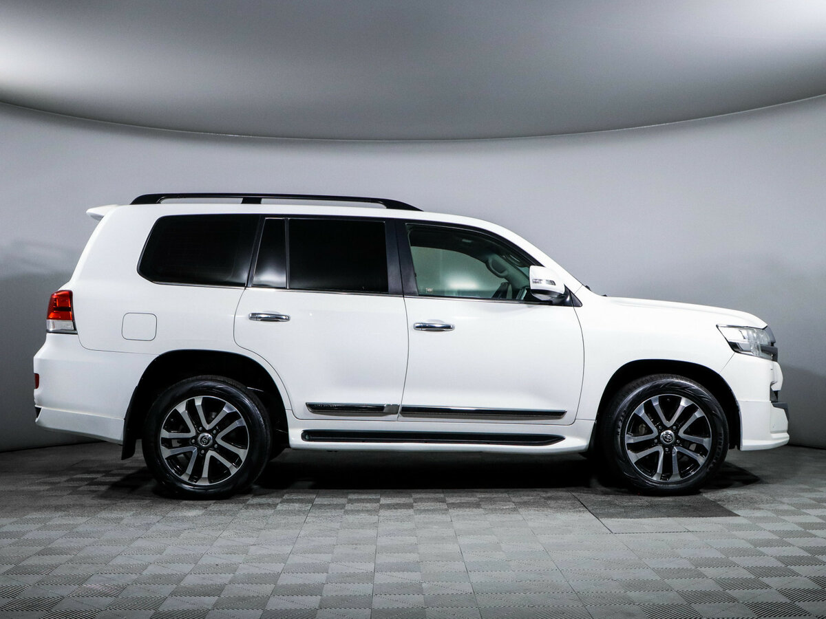 Toyota Land Cruiser с пробегом — 2015 год. Фото: #3