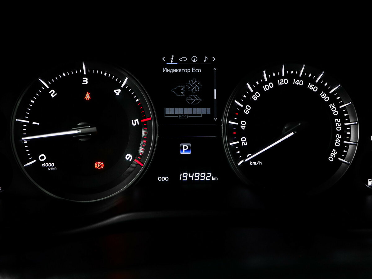 Toyota Land Cruiser с пробегом — 2015 год. Фото: #10