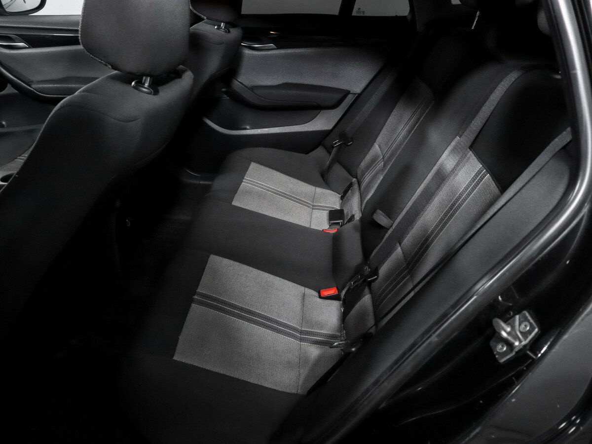 BMW X1 с пробегом — 2010 год. Фото: #9