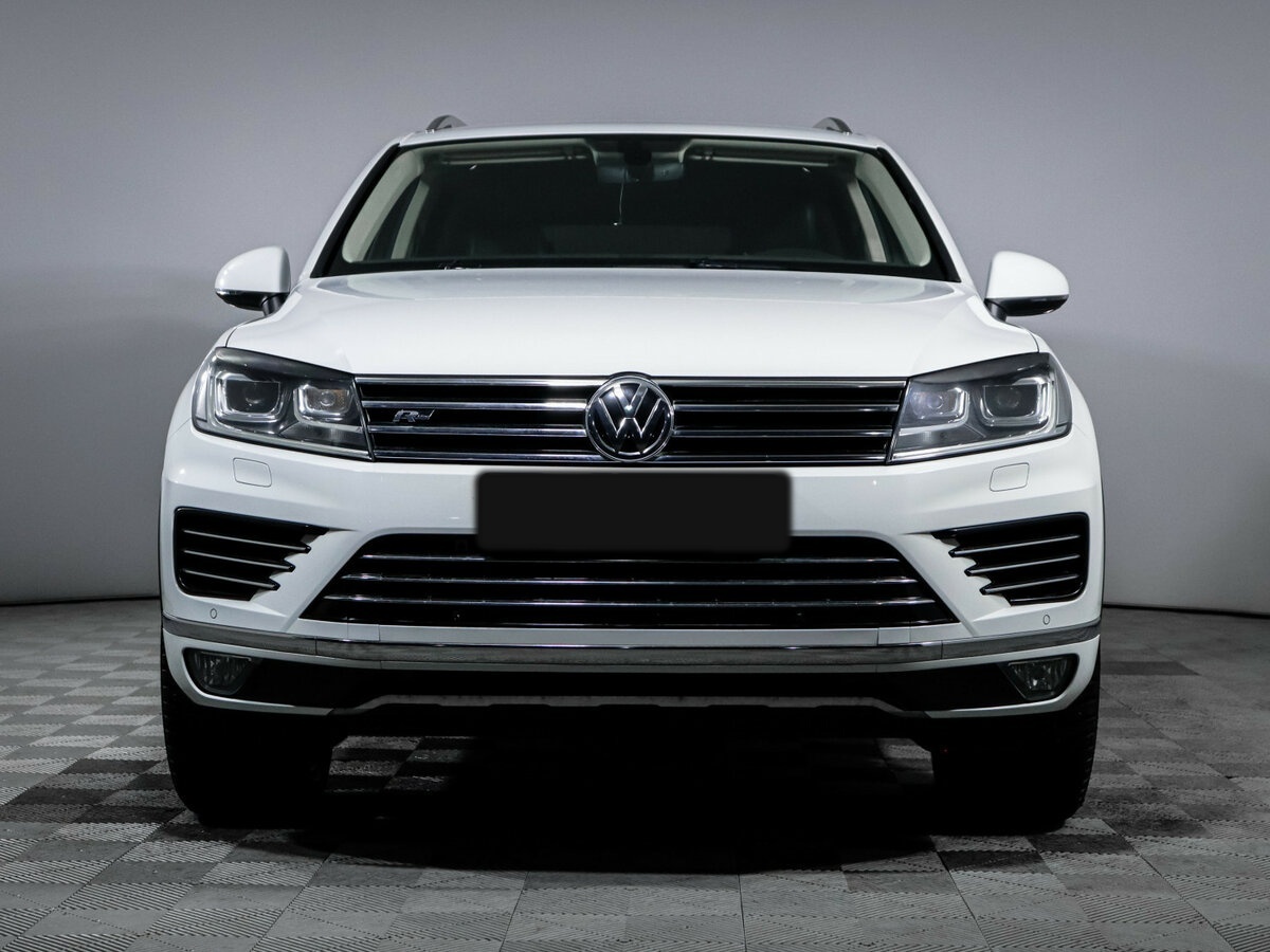 Volkswagen Touareg с пробегом — 2016 год. Фото: #1