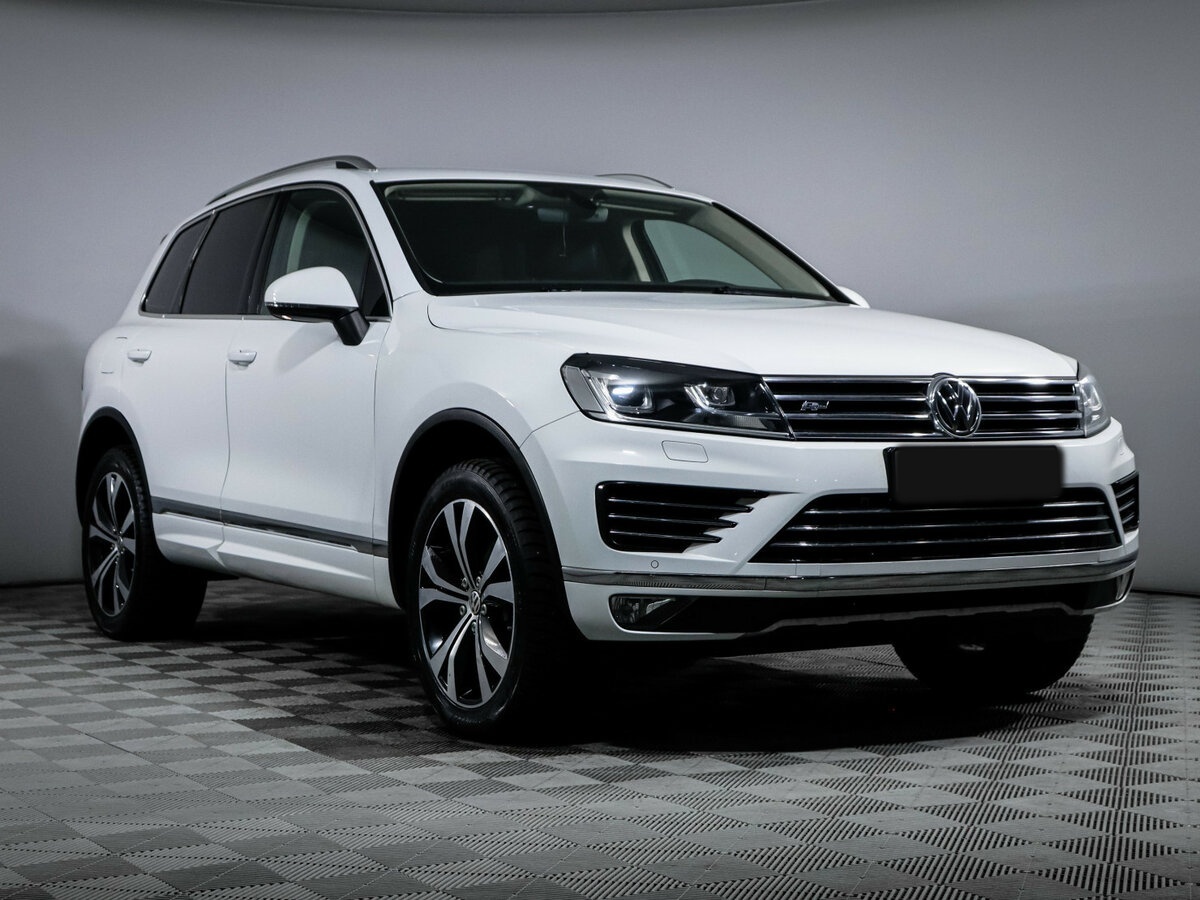 Volkswagen Touareg с пробегом — 2016 год. Фото: #2