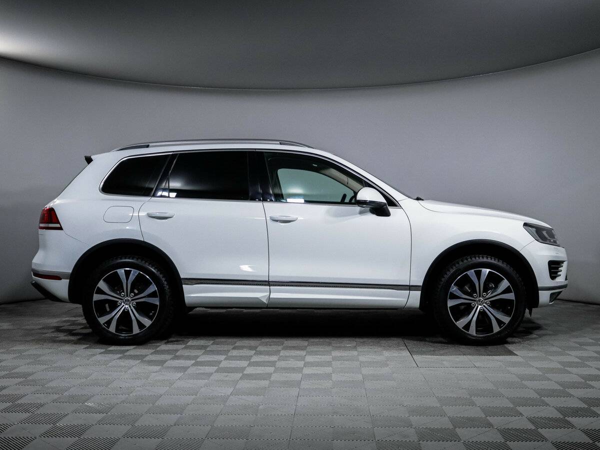 Volkswagen Touareg с пробегом — 2016 год. Фото: #3