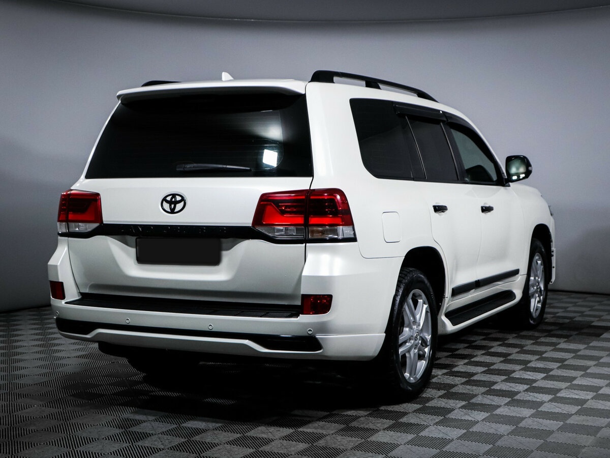 Toyota Land Cruiser с пробегом — 2018 год. Фото: #4