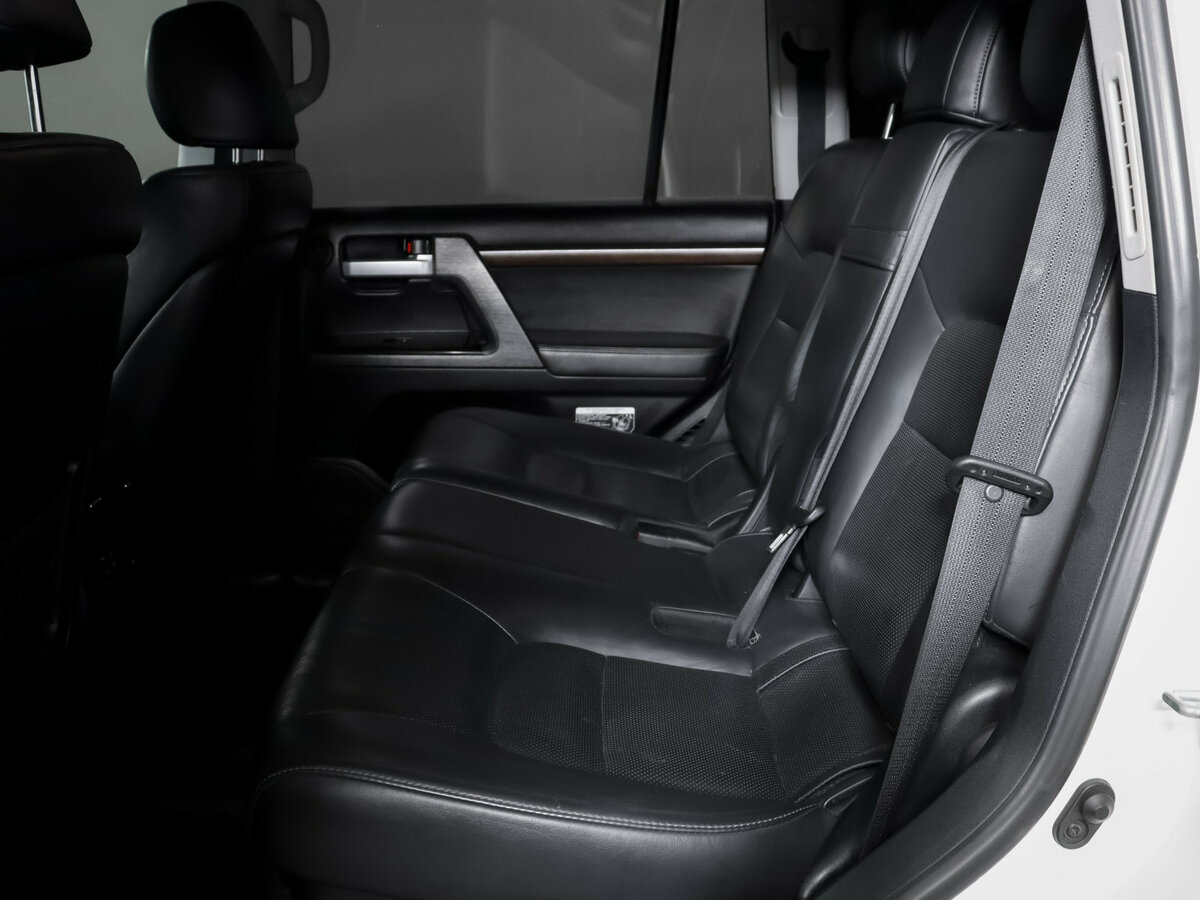 Toyota Land Cruiser с пробегом — 2018 год. Фото: #9