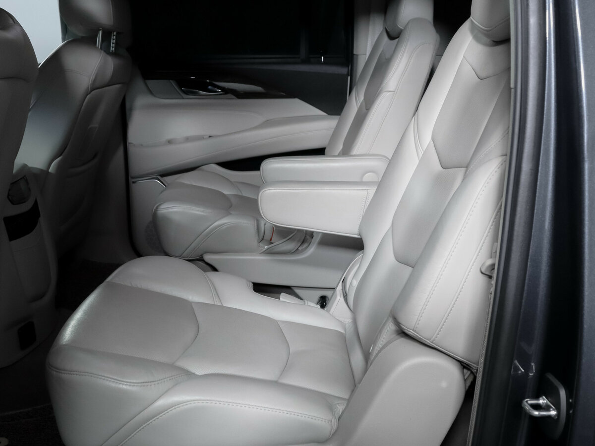 Cadillac Escalade с пробегом — 2019 год. Фото: #9