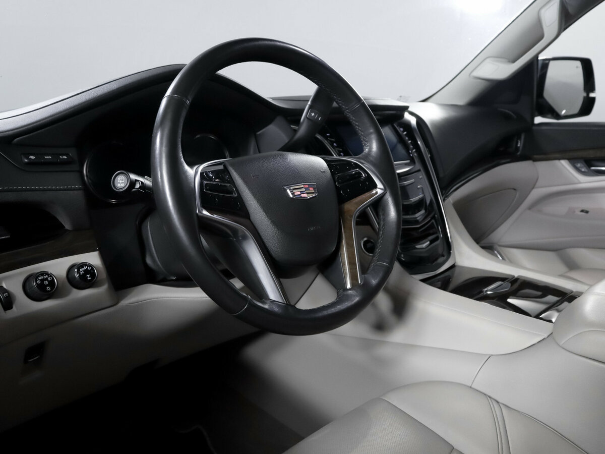 Cadillac Escalade с пробегом — 2019 год. Фото: #13