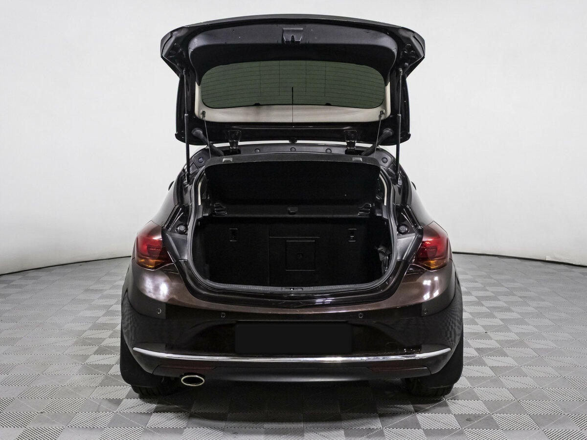 Opel Astra с пробегом — 2013 год. Фото: #15