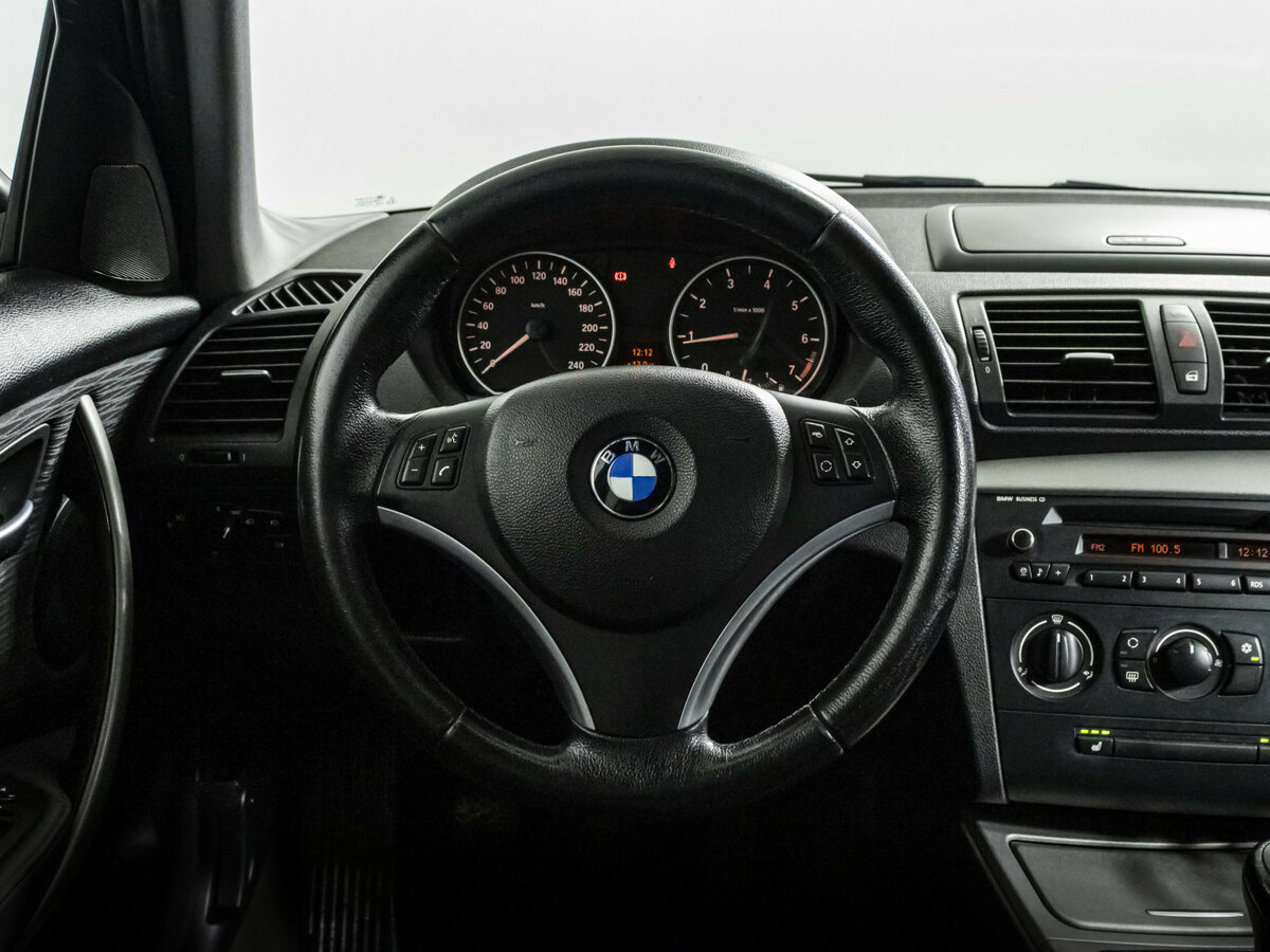 BMW 1 серии с пробегом — 2008 год. Фото: #6