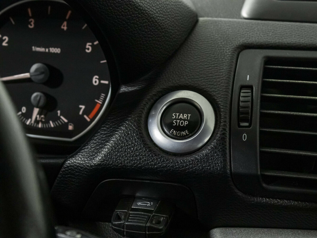 BMW 1 серии с пробегом — 2008 год. Фото: #11