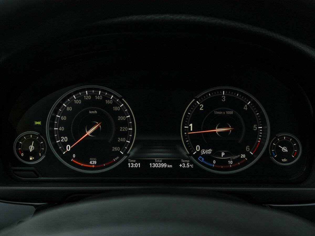 BMW 5 серии с пробегом — 2015 год. Фото: #11