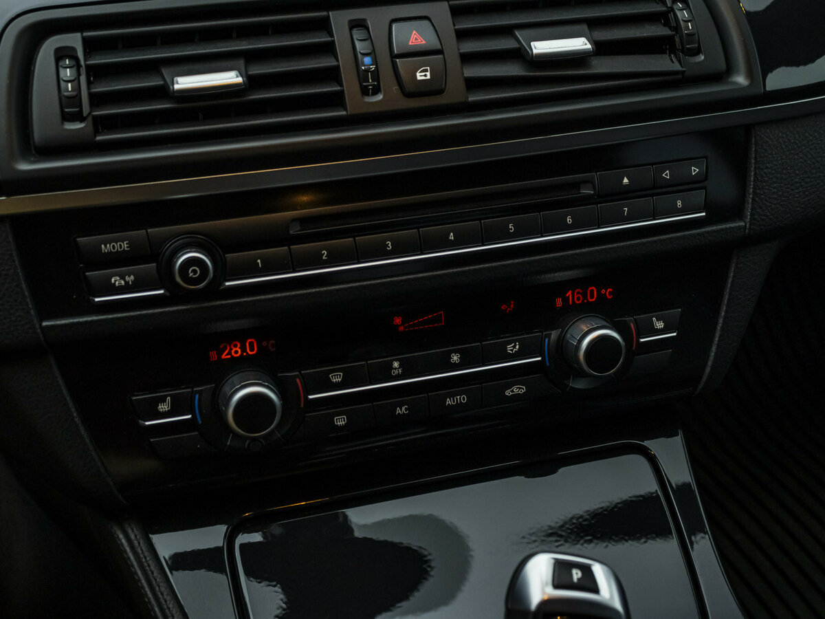 BMW 5 серии с пробегом — 2015 год. Фото: #15