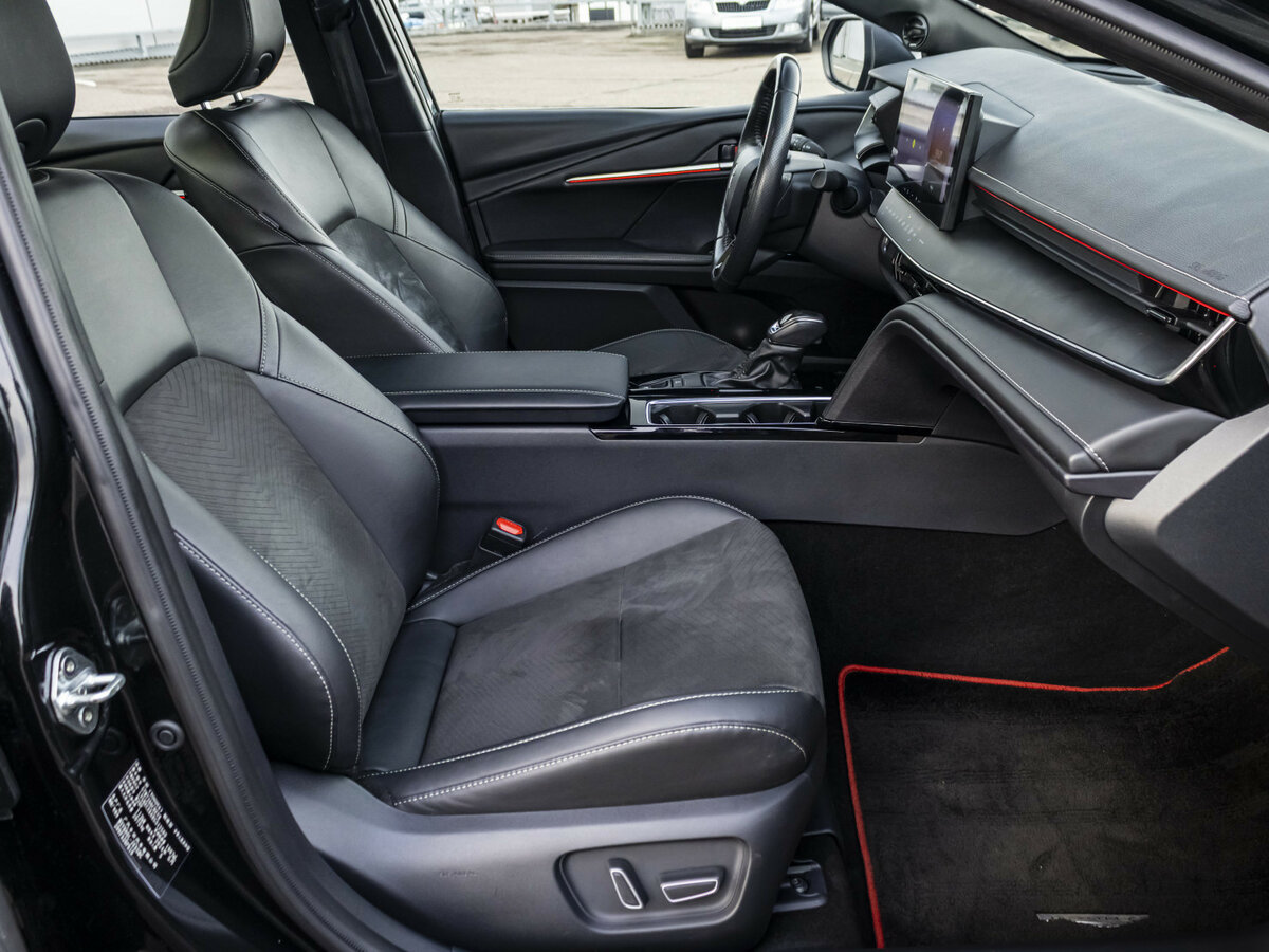 Toyota Camry с пробегом — 2024 год. Фото: #9