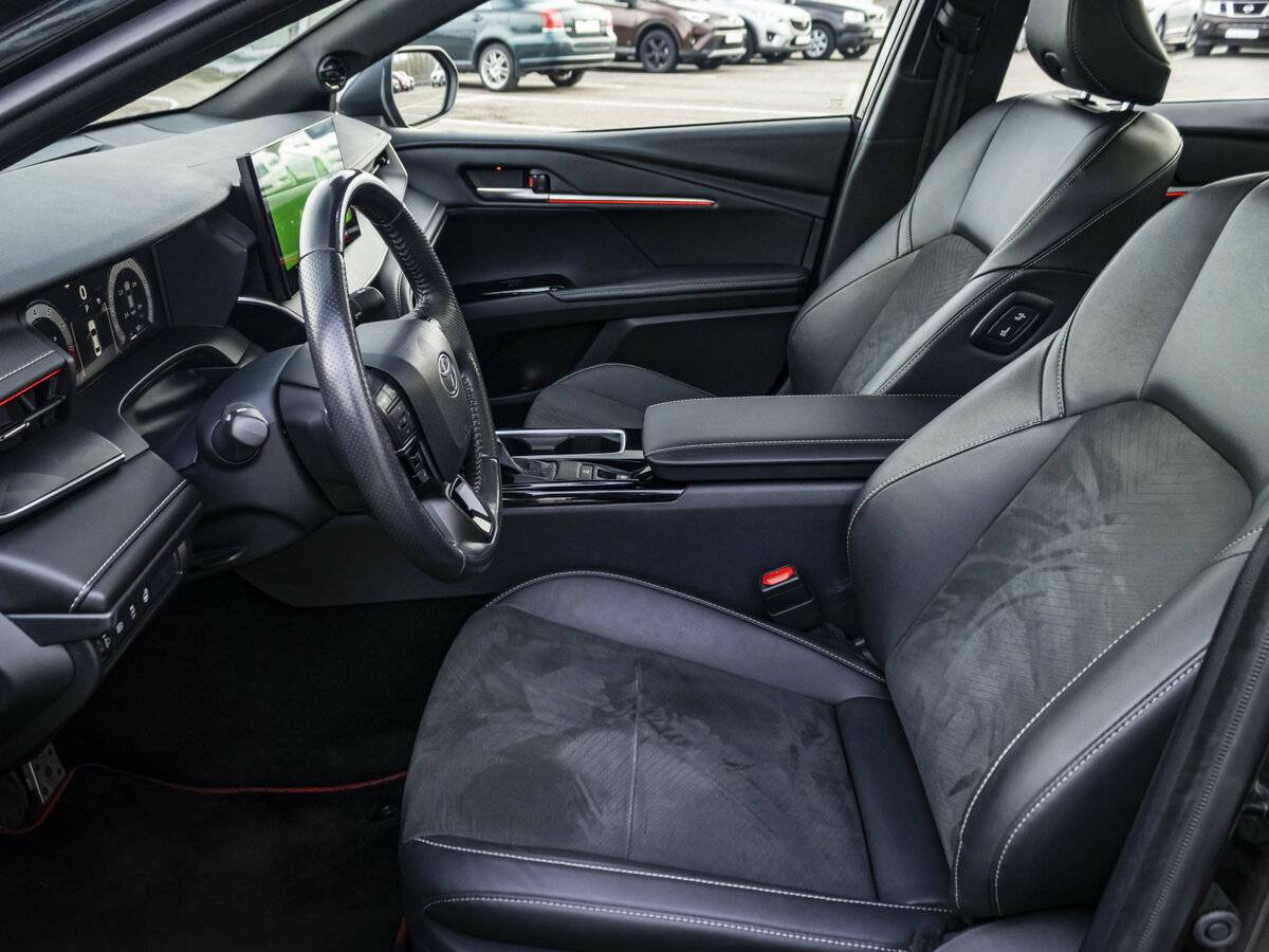 Toyota Camry с пробегом — 2024 год. Фото: #11