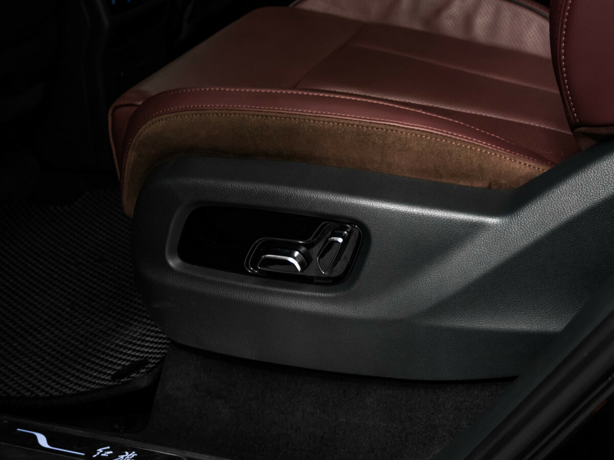 Hongqi E-HS9 с пробегом — 2021 год. Фото: #13