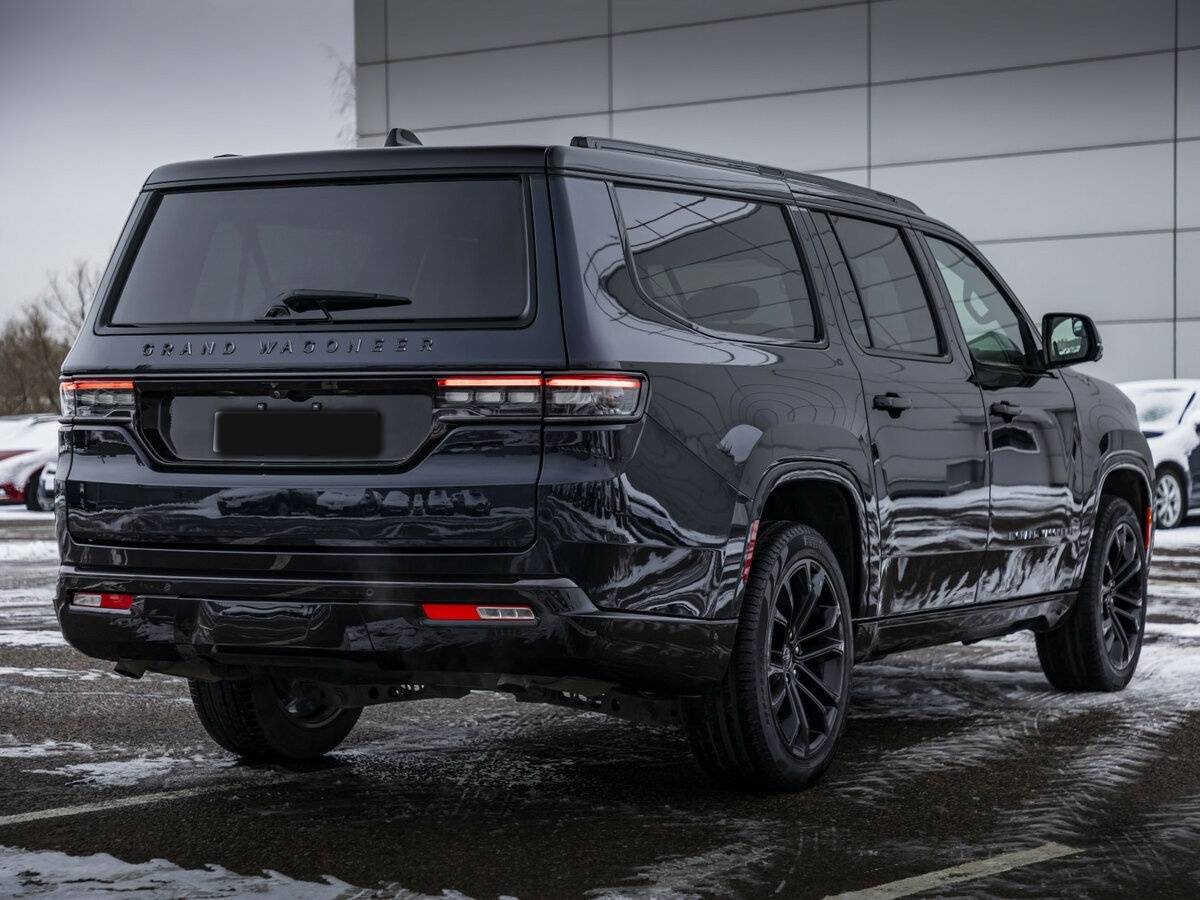 Jeep Wagoneer с пробегом — 2024 год. Фото: #4