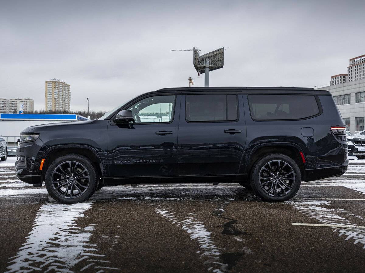 Jeep Wagoneer с пробегом — 2024 год. Фото: #7