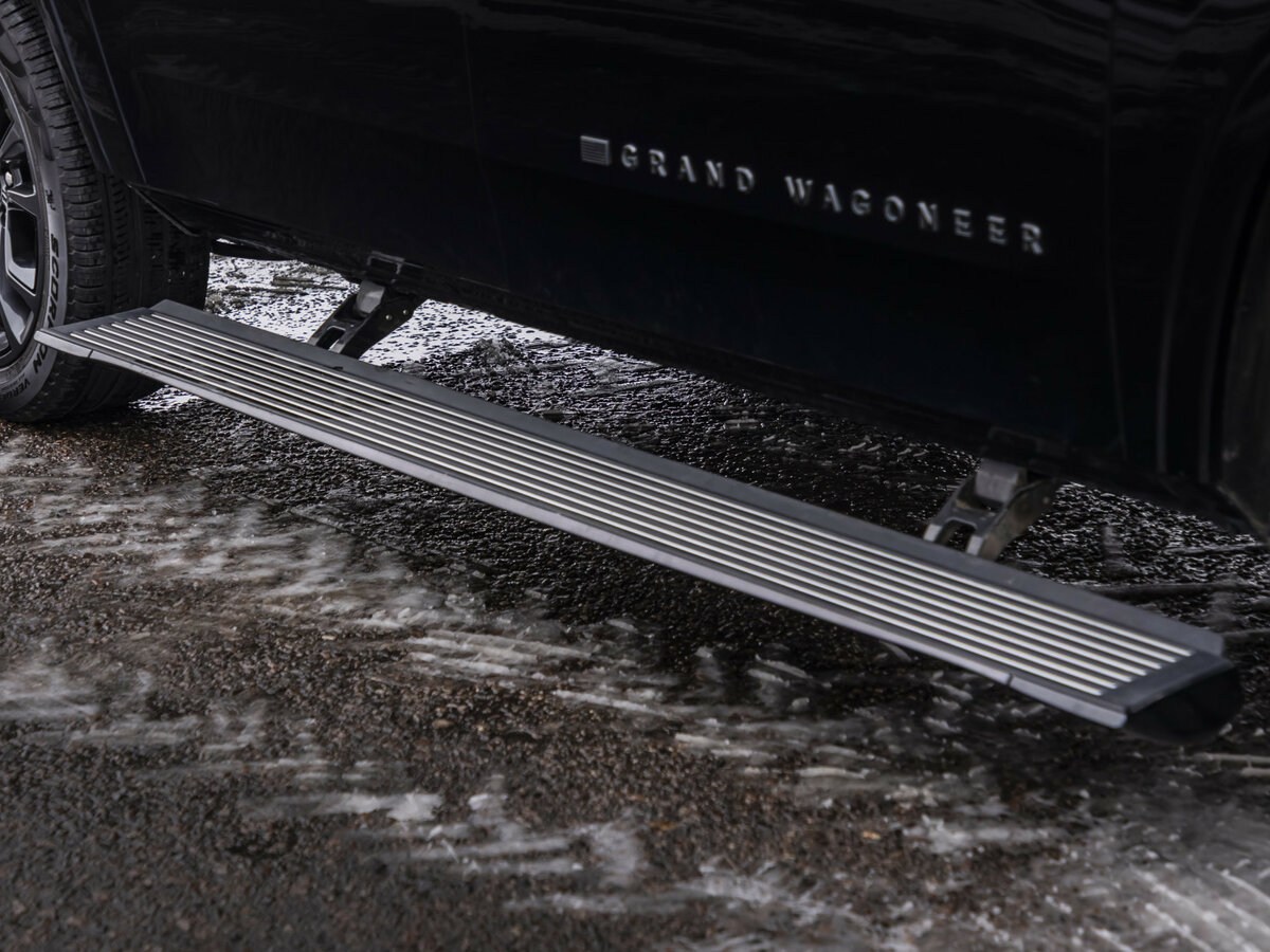 Jeep Wagoneer с пробегом — 2024 год. Фото: #9