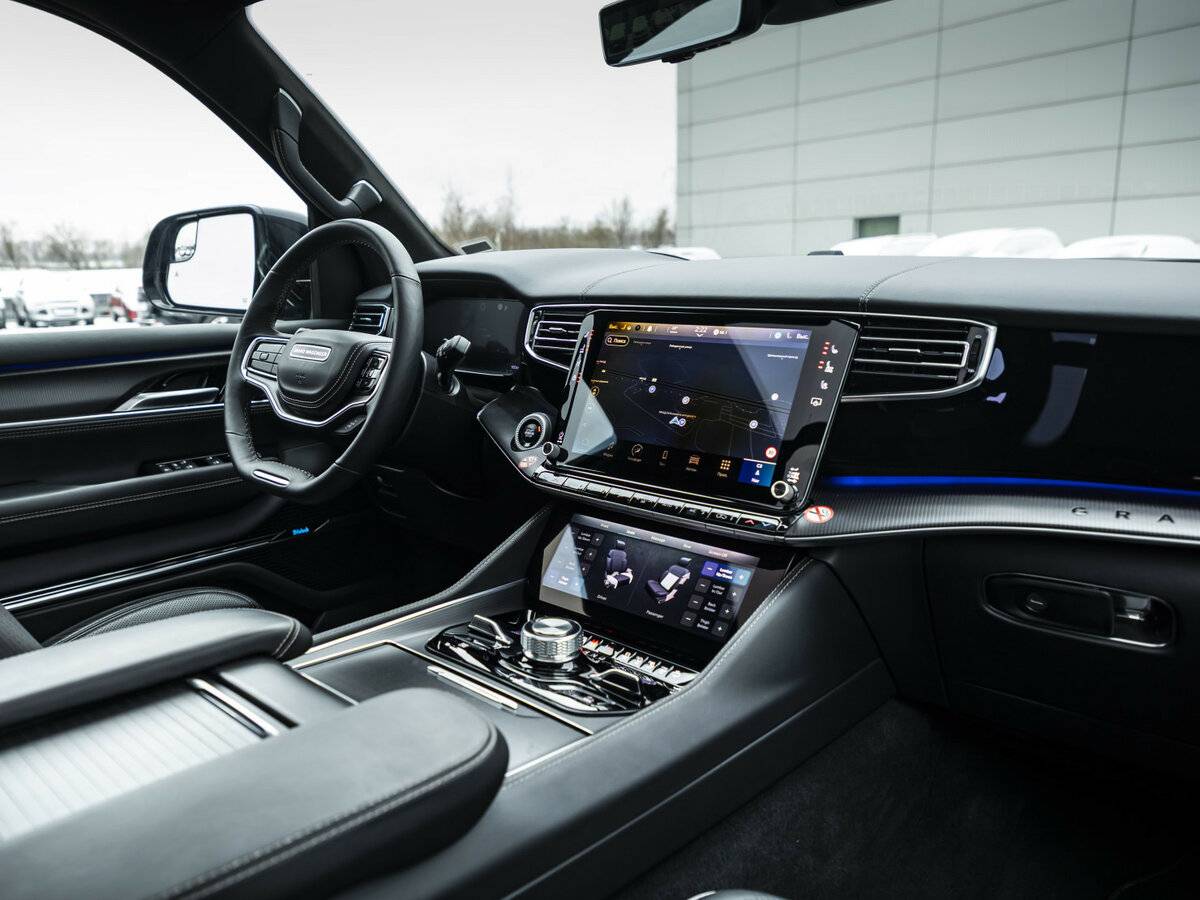 Jeep Wagoneer с пробегом — 2024 год. Фото: #10