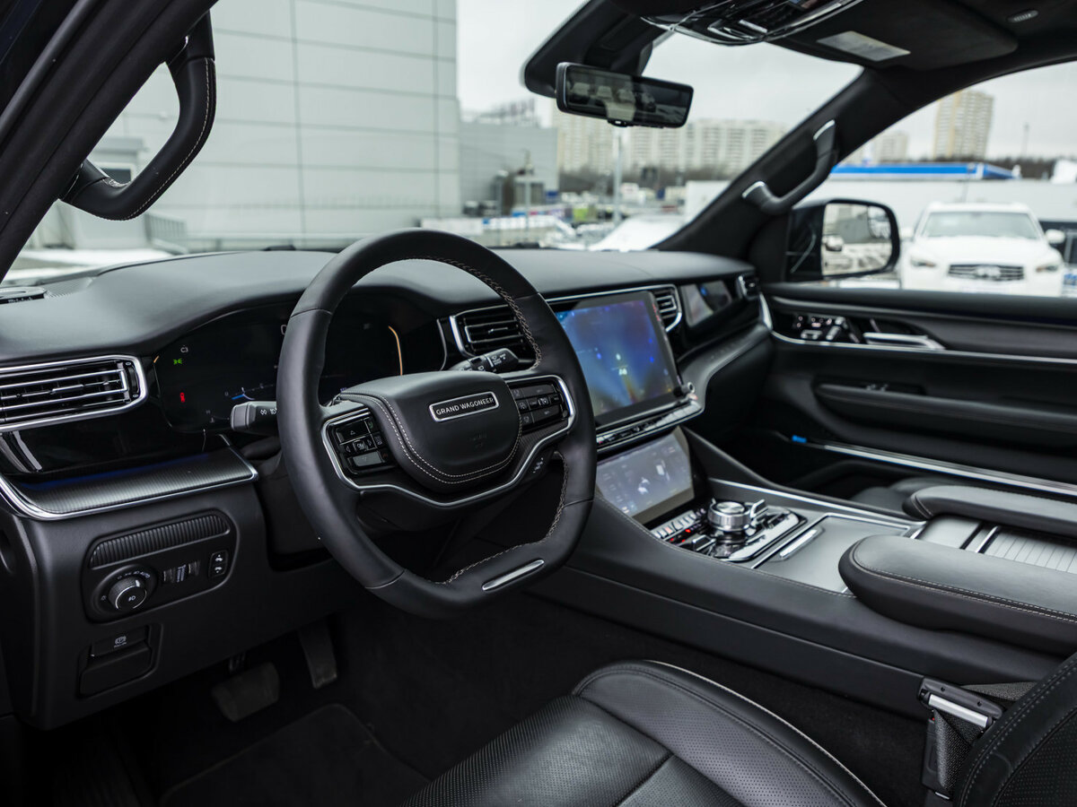 Jeep Wagoneer с пробегом — 2024 год. Фото: #12