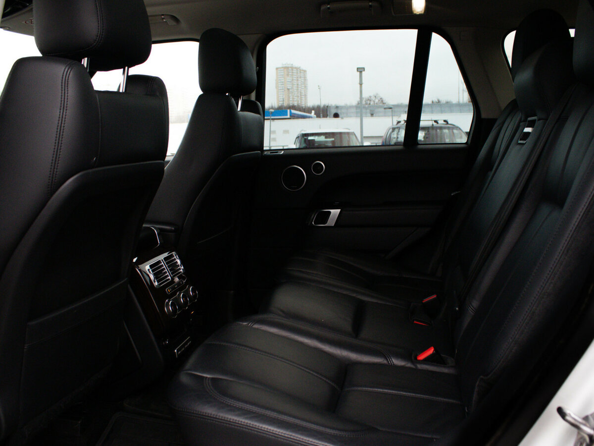 Land Rover Range Rover с пробегом — 2014 год. Фото: #12