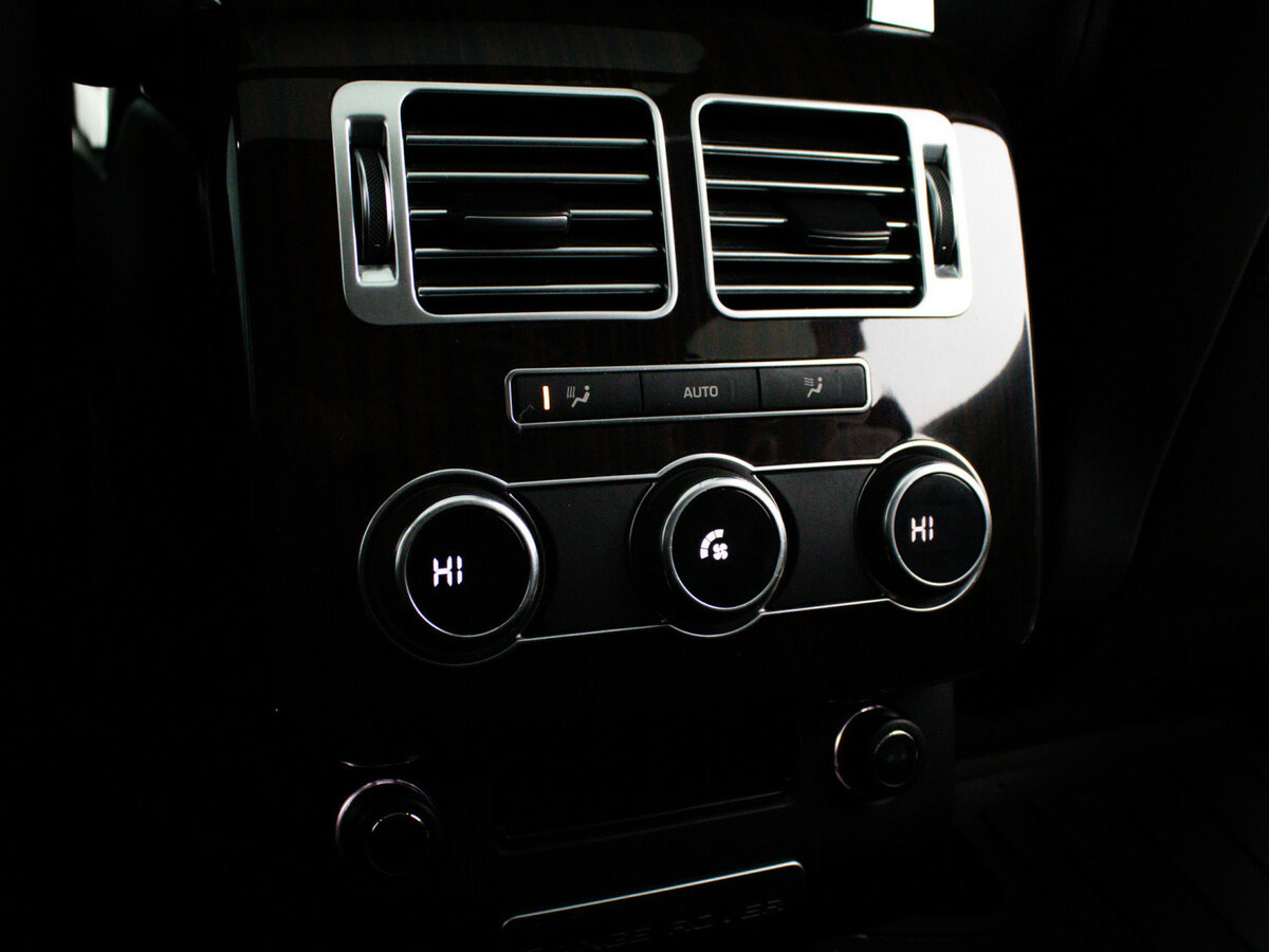 Land Rover Range Rover с пробегом — 2014 год. Фото: #13