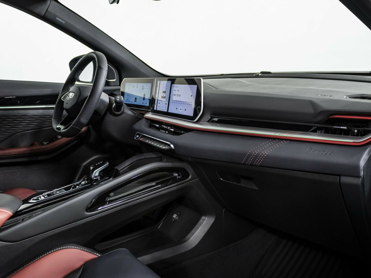 Geely Coolray с пробегом — 2024 год. Фото: #9