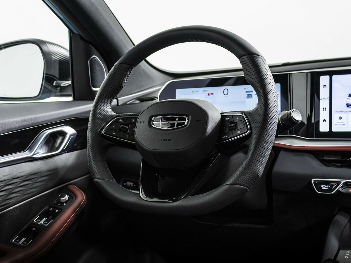 Geely Coolray с пробегом — 2024 год. Фото: #10