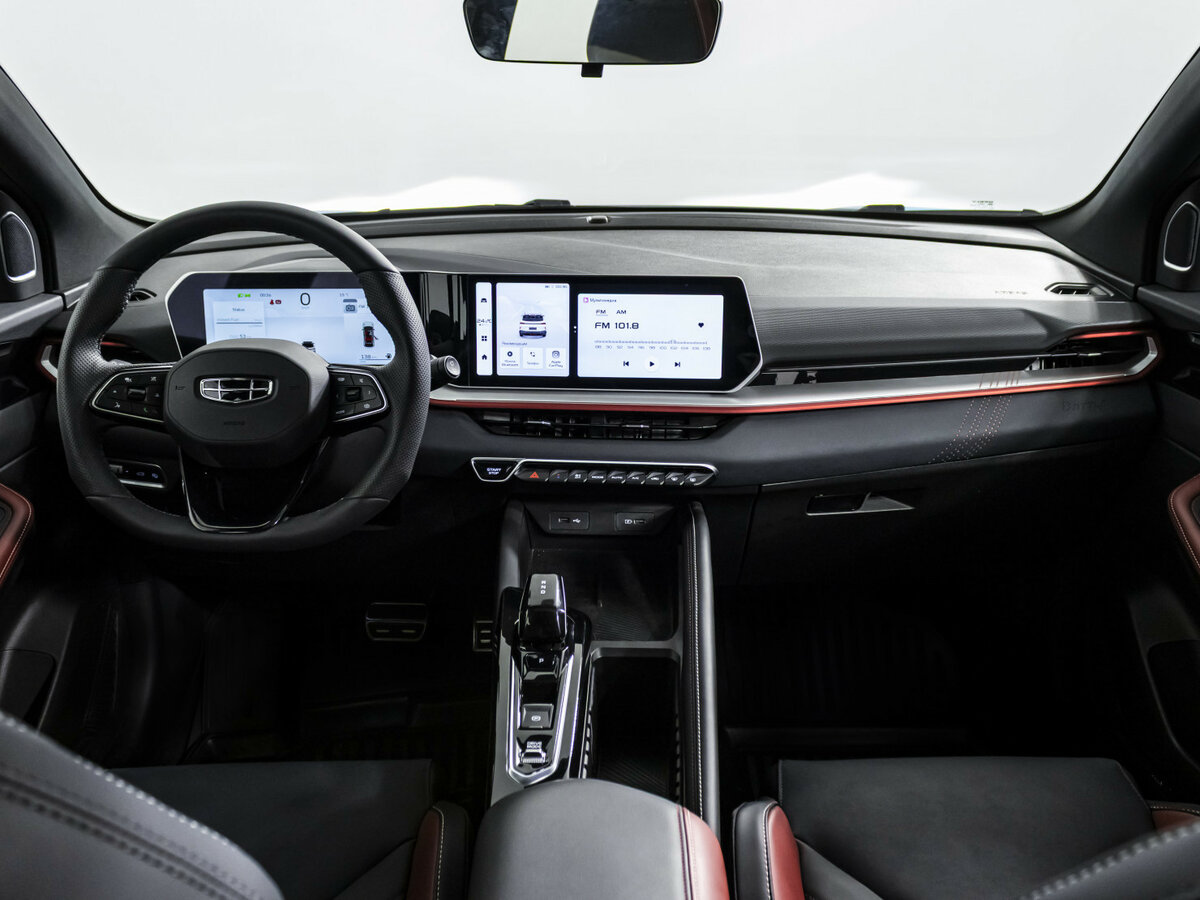 Geely Coolray с пробегом — 2024 год. Фото: #13