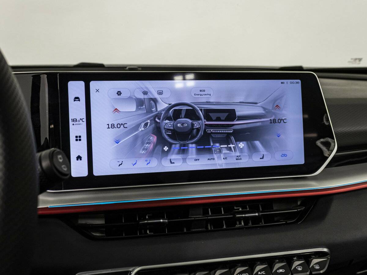 Geely Coolray с пробегом — 2024 год. Фото: #15