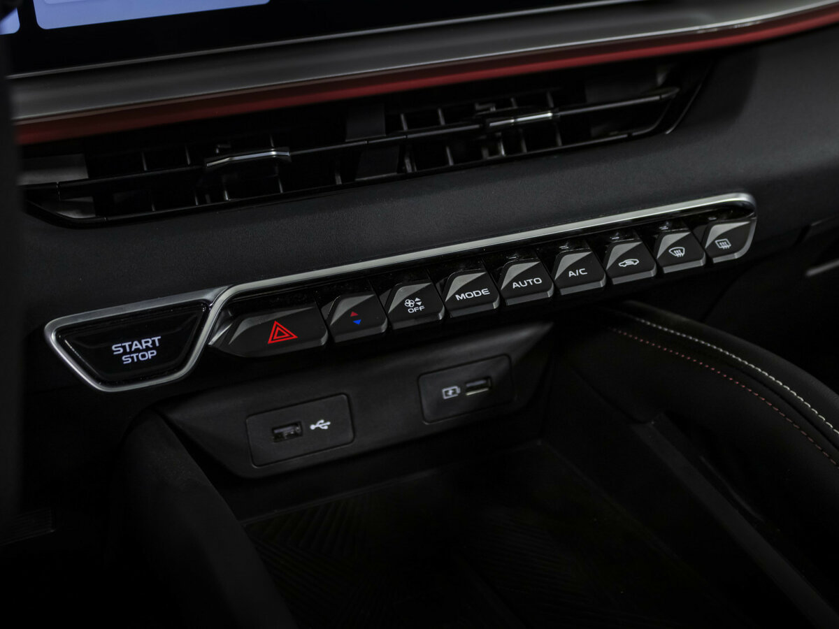 Geely Coolray с пробегом — 2024 год. Фото: #18